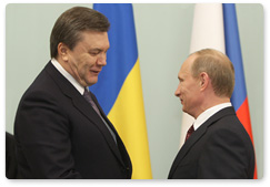 Prime Minister Vladimir Putin meets with Ukrainian President Viktor Yanukovych