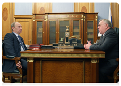 Prime Minister Vladimir Putin and leader of the Republic of Altai Alexander Berdnikov|9 march, 2010|17:54