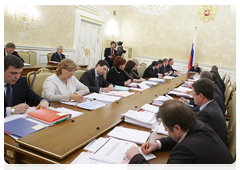 Prime Minister Vladimir Putin during a meeting on funding for federal targeted programmes for next year and subsequent years|9 march, 2010|21:23