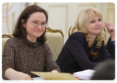 Minister of Economic Development Elvira Nabiullina, left, and Minister of Healthcare and Social Development Tatyana Golikova before a meeting to discuss funding for federal targeted programmes in 2011 and beyond|9 march, 2010|21:29