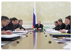 Prime Minister Vladimir Putin at a meeting of the Government Presidium|12 april, 2010|17:12