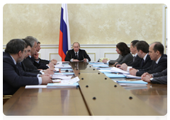 Prime Minister Vladimir Putin chairing a meeting of the Government Commission on Monitoring Foreign Investment|13 april, 2010|15:54