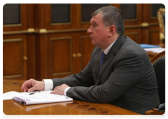 Deputy Prime Minister Igor Sechin at a meeting with Prime Minister Vladimir Putin|14 april, 2010|15:55