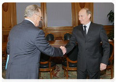 Prime Minister Vladimir Putin and President of the Russian Academy of Sciences Yury Osipov at a working meeting|15 april, 2010|16:49