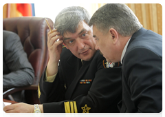 Nikolai Borisov, deputy commander-in-chief of the Russian Navy and head of shipbuilding, armament and armament maintenance, and Oleg Kononov, director of the Federal State Enterprise 82nd Shipyard of the Russian Defence Ministry|17 april, 2010|14:16