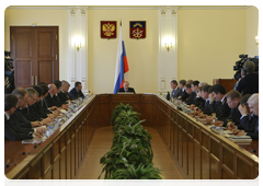 Prime Minister Vladimir Putin holding a meeting in Murmansk on development of shoreline infrastructure for intake, processing, storage and transport of fish products|17 april, 2010|15:31