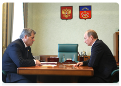 Prime Minister Vladimir Putin holds a meeting with Governor of the Murmansk Region Dmitry Dmitriyenko|17 april, 2010|18:07