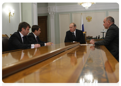 Prime Minister Vladimir Putin holding an emergency meeting with Transport Minister Igor Levitin, Deputy Foreign Minister Grigory Karasin and Deputy Minister of Sport, Tourism and Youth Policy Oleg Rozhnov regarding Russian travellers flying to or from Europe|18 april, 2010|13:50