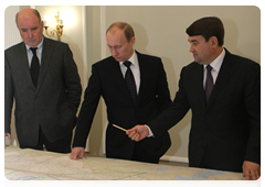 Prime Minister Vladimir Putin, Deputy Foreign Minister Grigory Karasin and Transport Minister Igor Levitin at an emergency meeting regarding Russian travellers flying to or from Europe|18 april, 2010|15:01