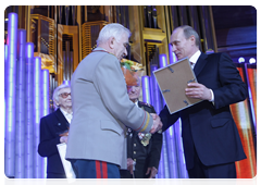 Prime Minister Vladimir Putin attends the awards ceremony for Russia’s Best Doctor of the Year|19 april, 2010|17:02