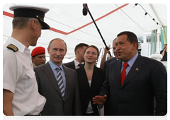 Prime Minister Vladimir Putin and Venezuelan President Hugo Chavez touring the Krusenstern, a Russian sailing ship, in the seaport of Caracas|2 april, 2010|19:25