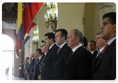 Russian Prime Minister Vladimir Putin laying a wreath at the tomb of Venezuelan Liberator Simon Bolivar in the National Pantheon of Venezuela|2 april, 2010|23:45