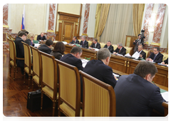 Prime Minister Vladimir Putin chairs a meeting of the Russian Government|22 april, 2010|17:43