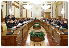 Prime Minister Vladimir Putin chairs a meeting of the Russian Government|22 april, 2010|17:48