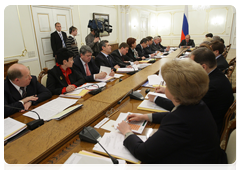 Prime Minister Vladimir Putin during a meeting of the Presidium of the Presidential Council on National Priority Projects and Demographic Policy|23 april, 2010|14:51