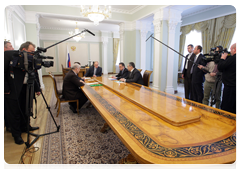 Prime Minister Vladimir Putin issues instructions on broadcasting Russian Football Championships.|24 april, 2010|13:54