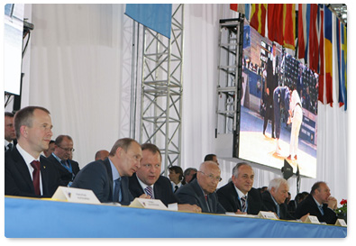 During his working visit to the Republic of Austria, Prime Minister Vladimir Putin attends the European Judo Championship and takes part in the awards ceremony