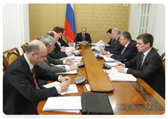 Председатель Правительства Российской Федерации В.В.Путин провел совещание по вопросу обустройства границ Таможенного союза|27 апреля, 2010|17:47