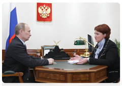 Prime Minister Vladimir Putin with Minister of Agriculture Yelena Skrynnik|27 april, 2010|18:45