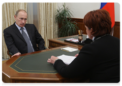 Prime Minister Vladimir Putin with Minister of Agriculture Yelena Skrynnik|27 april, 2010|18:45