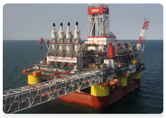 LUKoil fixed platform in the Caspian Sea where oil production was launched today|28 april, 2010|19:55