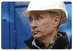 During a visit to Astrakhan, Prime Minister Vladimir Putin officially launched oil production at a fixed LUKoil platform in the Caspian Sea|28 april, 2010|19:55