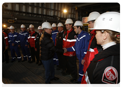 During a visit to Astrakhan, Prime Minister Vladimir Putin officially launched oil production at a fixed LUKoil platform in the Caspian Sea|28 april, 2010|19:55