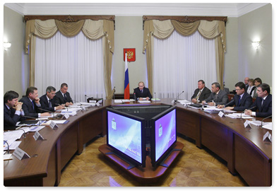 Председатель Правительства России В.В.Путин провел в Астрахани совещание по вопросу освоения месторождений углеводородного сырья российского сектора Каспийского моря