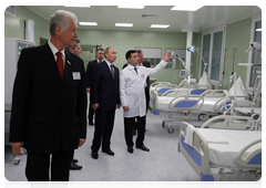 Prime Minister Vladimir Putin visiting the new surgical building at the Alexandro-Mariinskaya regional hospital in Astrakhan|28 april, 2010|22:19