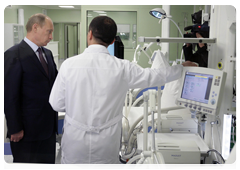 Prime Minister Vladimir Putin visiting the new surgical building at the Alexandro-Mariinskaya regional hospital in Astrakhan|28 april, 2010|22:20