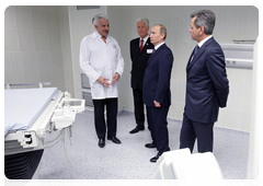 Prime Minister Vladimir Putin visiting the new surgical building at the Alexandro-Mariinskaya regional hospital in Astrakhan|28 april, 2010|22:20