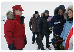 Vladimir Putin tells journalists about his trip to the Franz Josef Land archipelago|29 april, 2010|09:17