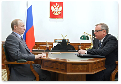 Prime Minister Vladimir Putin meets with President of VTB Bank Andrei Kostin