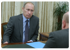 Prime Minister Vladimir Putin meeting with Valery Shantsev, governor of the Nizhny Novgorod Region|29 april, 2010|16:59