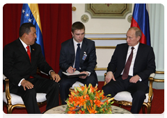 Prime Minister Vladimir Putin holding closed talks with Venezuelan President Hugo Chavez|2 april, 2010|00:10