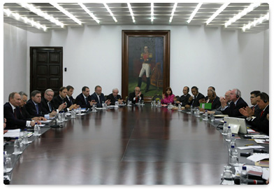 Председатель Правительства Российской Федерации В.В.Путин и Президент Боливарианской Республики Венесуэла У.Чавес провели переговоры в широком составе