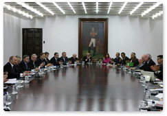 Председатель Правительства Российской Федерации В.В.Путин и Президент Боливарианской Республики Венесуэла У.Чавес провели переговоры в широком составе