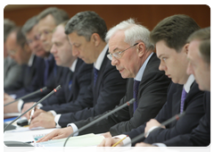 Prime Minister Vladimir Putin and Ukrainian Prime Minister Mykola Azarov at bilateral talks in Sochi|30 april, 2010|15:32