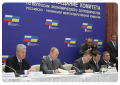 Prime Minister Vladimir Putin and Ukrainian Prime Minister Mykola Azarov at a meeting of the Economic Cooperation Committee under the Russian-Ukrainian Interstate Commission|30 april, 2010|17:29