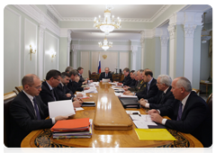 Prime Minister Vladimir Putin at the last in a series of meetings discussing the development of the defence industry|5 april, 2010|17:45