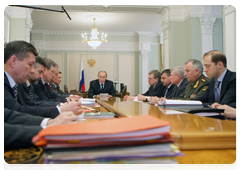 Prime Minister Vladimir Putin at the last in a series of meetings discussing the development of the defence industry|5 april, 2010|17:50