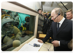 Prime Minister Vladimir Putin at the Yury Gagarin Cosmonaut Training Centre in Star City|6 april, 2010|17:26