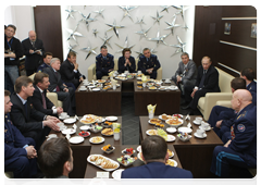 Prime Minister Vladimir Putin meeting with cosmonauts in Star City|6 april, 2010|18:19