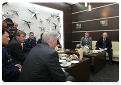 Prime Minister Vladimir Putin meeting with cosmonauts in Star City|6 april, 2010|18:19