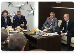 Prime Minister Vladimir Putin meeting with cosmonauts in Star City|6 april, 2010|18:19