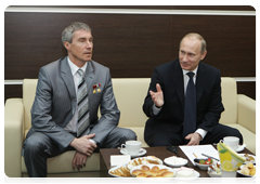 Prime Minister Vladimir Putin meeting with cosmonauts in Star City|6 april, 2010|18:19