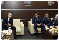 Prime Minister Vladimir Putin meeting with cosmonauts in Star City|6 april, 2010|18:20