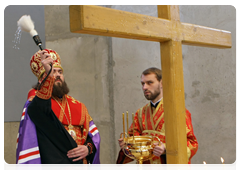 Prime Minister Vladimir Putin and Polish Prime Minister Donald Tusk at the cornerstone dedication ceremony for the Church of the Resurrection of Christ|7 april, 2010|19:46