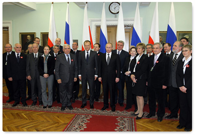 Vladimir Putin and Donald Tusk meet with the co-presidents of the Russian-Polish Group on Difficult Issues