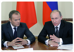 В.В.Путин и Д.Туск встретились с сопредседателями Группы по сложным вопросам истории российско-польских отношений|7 апреля, 2010|21:14